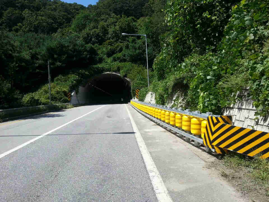 Beli Rotating Anti Collision Guardrail Highway Rolling Guardrail Penghalang online manufacture