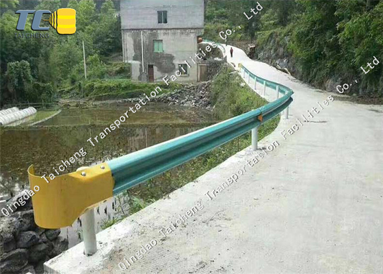Beli Pabrik Penghalang Baja Galvanis W Beam Guardrail untuk Keamanan Jalan Raya online manufacture