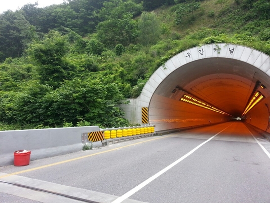 Beli 4 Meters HDG Highway Roller Barrier for Thailand Regions online manufacture