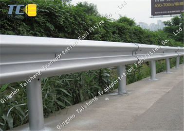 Good price Fleksibilitas Tinggi W Beam Crash Barrier Baja Bergelombang Pagar Pembatas Bergerak on line