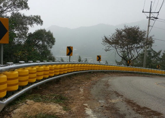 Harga bagus 4 Meter Roller Crash Barrier Terbuat dari kekuatan Baja Mendukung hingga 150 kg Ideal untuk aplikasi keamanan industri on line