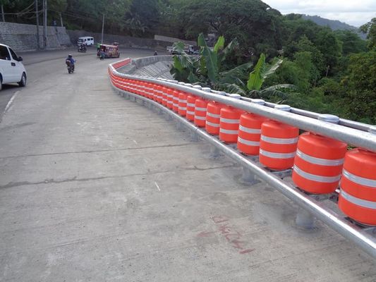 Good price Hot Dip Galvanized Guardrail Rolling Barrier Tingkat Internasional 4 Bersertifikat untuk Perlindungan Jalan dan Kontrol Lalu Lintas on line